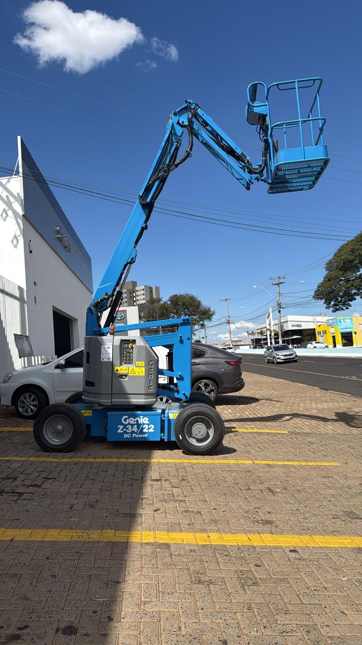 Plataforma Elevatória articulavel 12mts trabalho